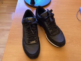 Neuwertige schwarze GEOX Sneakers
