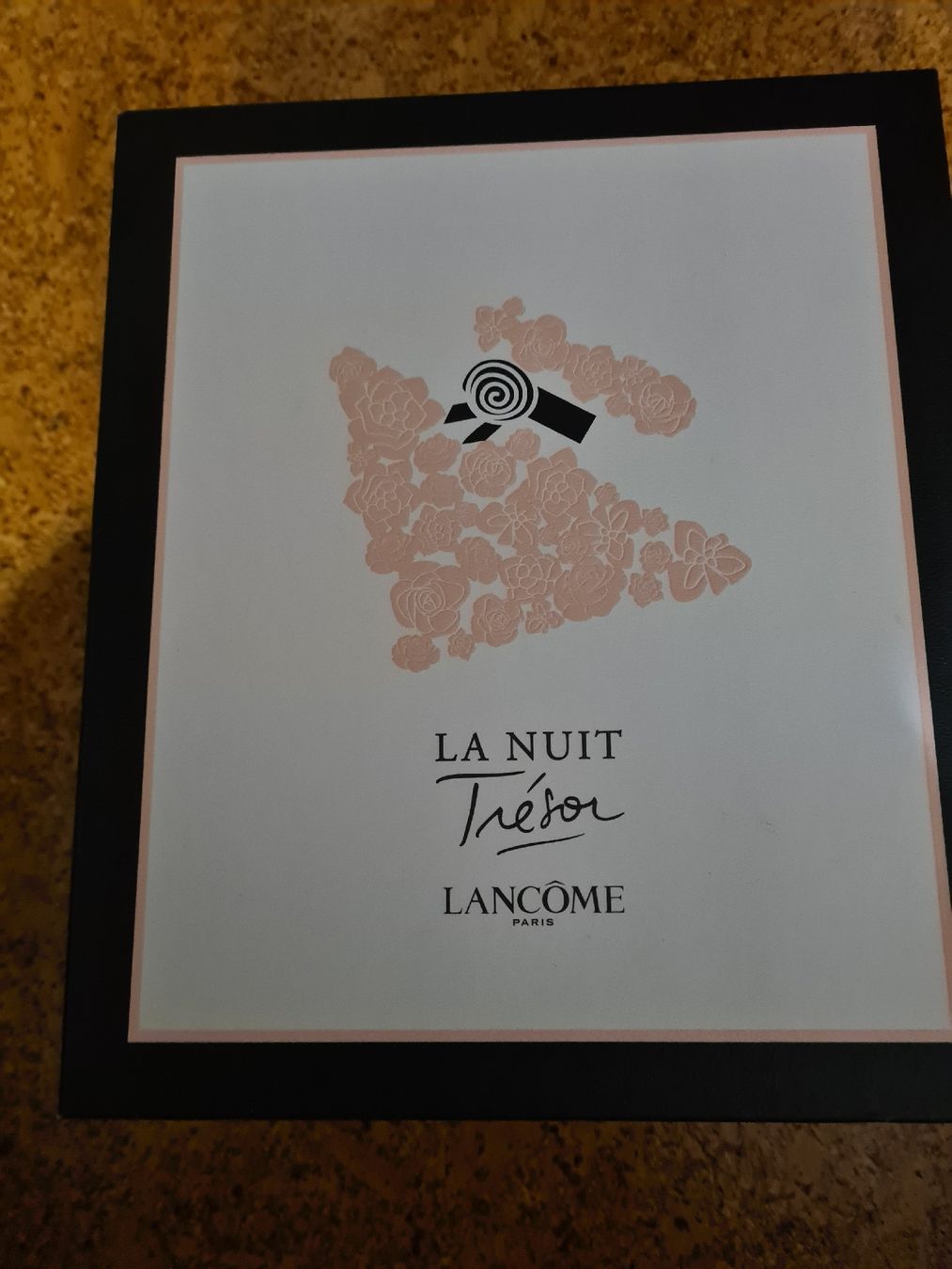 Lancôme Parfum & Eau de Toilette: Tresor "La Nuit " limited edition 30 ml – Neu (gemäss Beschreibung) aus Zug von Minieme
