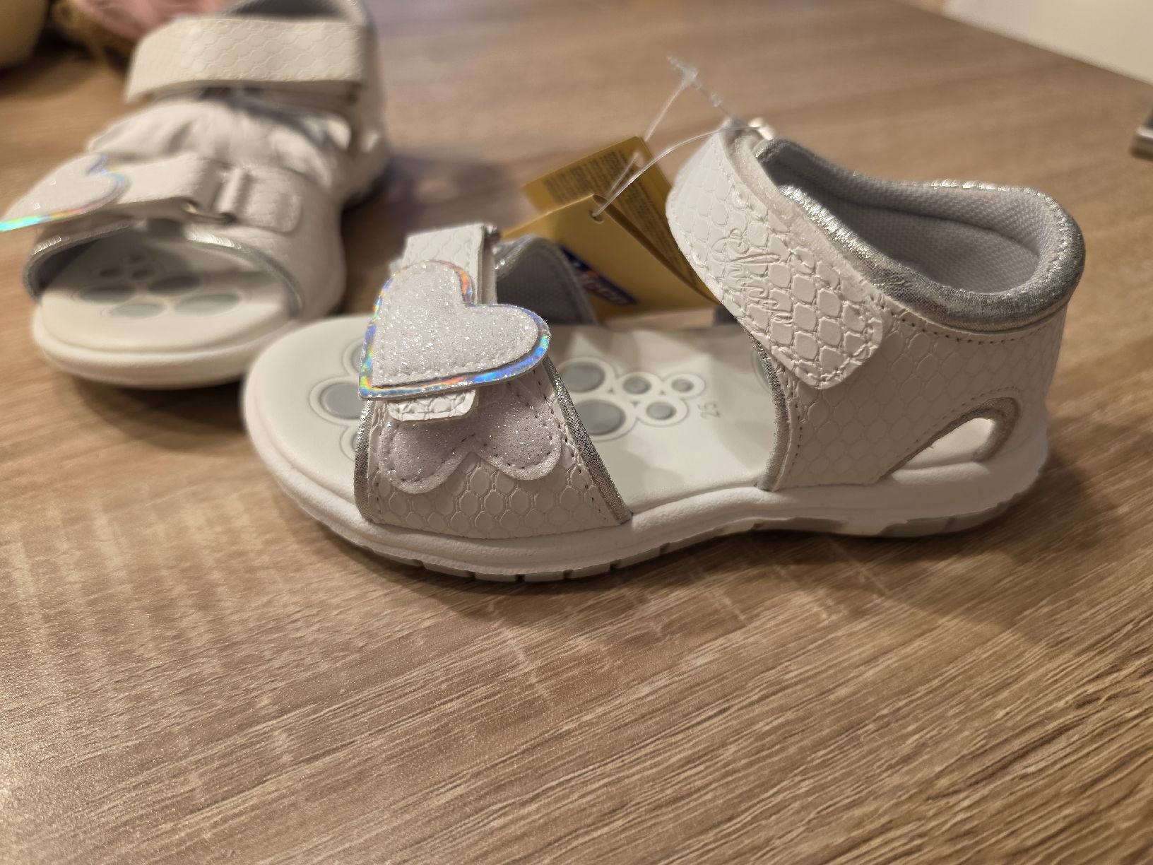 Chicco Schuhe für Mädchen: Chicco Sandalen – Neu und originalverpackt aus Kefikon TG von Livline