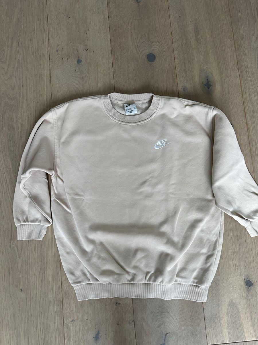 Nike Maglioni & Felpe: Kinder Pullover Nike Sweatshirt beige Gr. M (137-146) – Usato da Brunnen venduto da pepinof