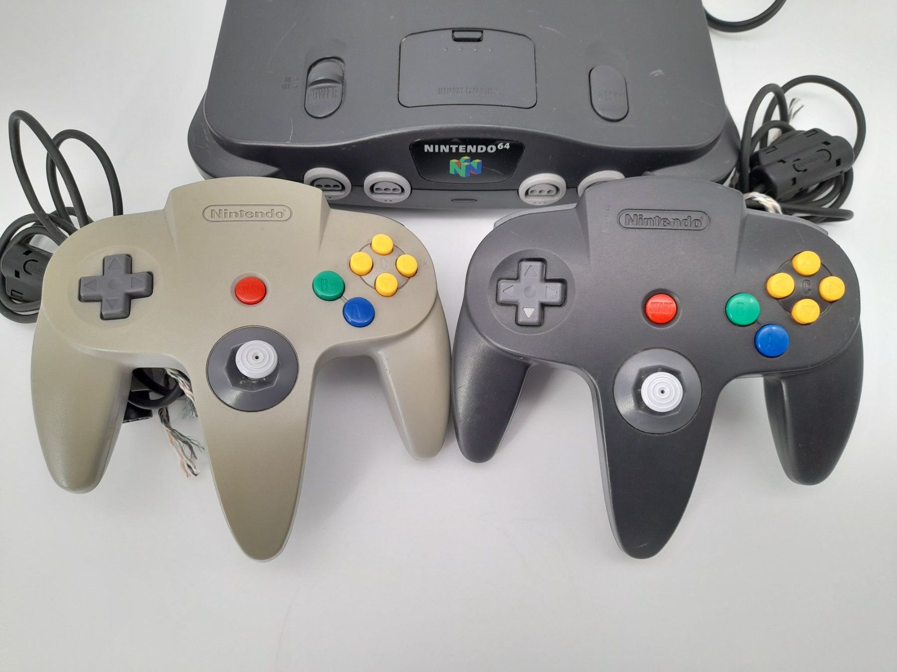 Nintendo Console: Console Nintendo 64 avec deux manettes – Usato da Delémont venduto da Loccaze2015 3