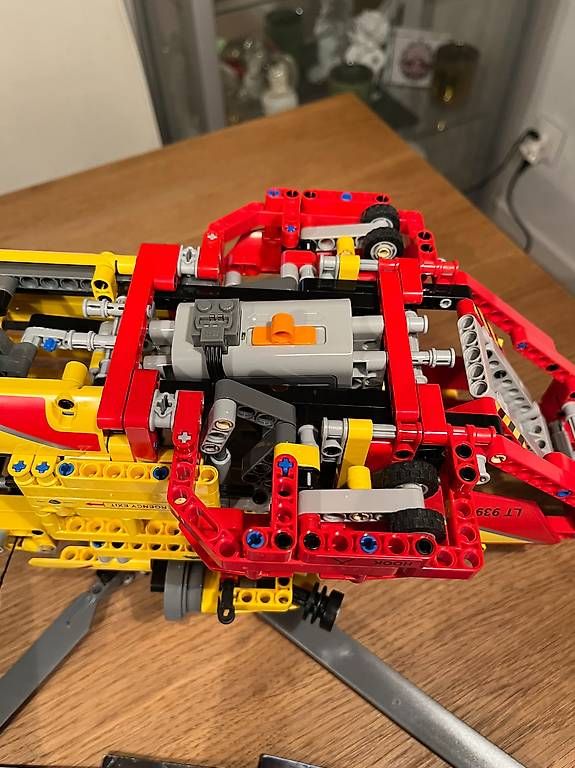 Lego Kit di costruzioni: Grosser Helikopter 9396 mit Motor – Usato da Olten venduto da Einwegparadies 3