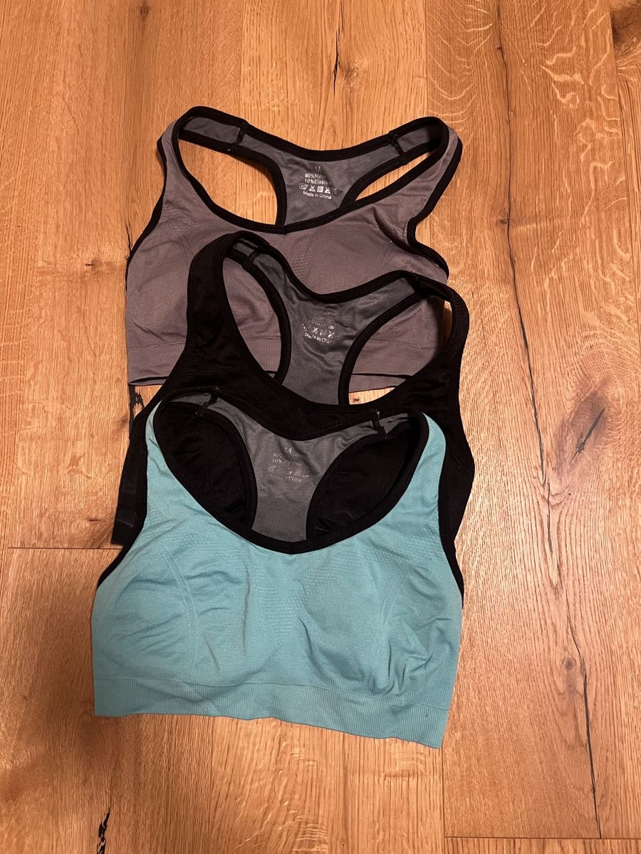 Sonstige Unterwäsche: Sport BH Set – Gebraucht aus Birrhard von xvsaravx.