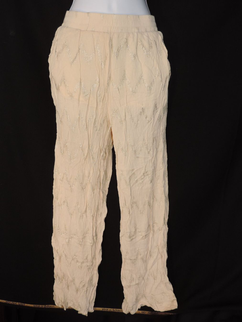 Pantaloni: pantalon souple beige doré – Usato da Genève venduto da Axelle333 8
