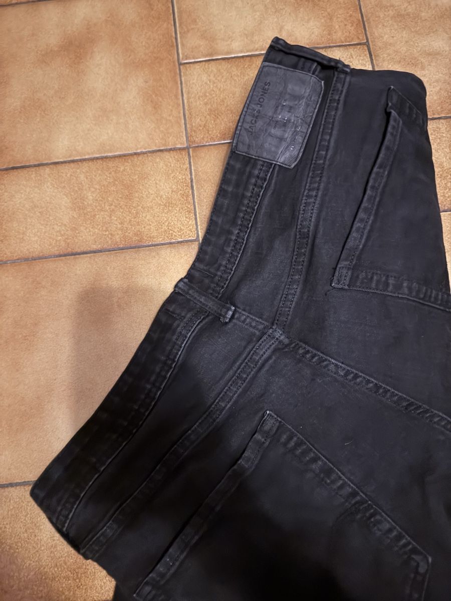 Jack & Jones Jeans: Jean noir Jack & Jones, taille 36/34  – Usato da Veyrier venduto da kimedovapa 2