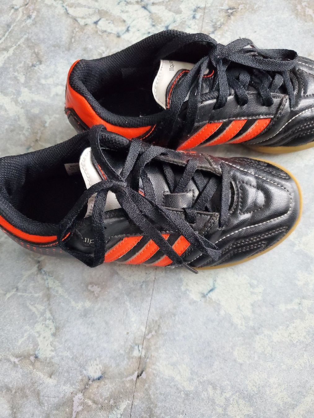 Adidas Schuhe für Jungen: Adidas Sportschule 11Pro Gr 31 – Gebraucht aus Dättwil AG von Globetrotter2000