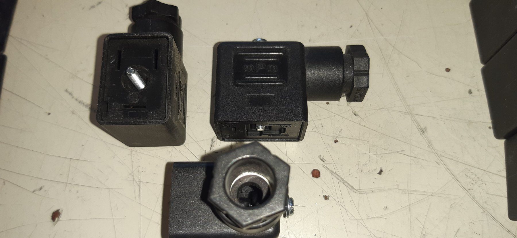 Composants électroniques: 6 Stk. Ventilstecker Bauform B 11mm mPm – D'occasion à Fehraltorf par STEMAC01TK 1