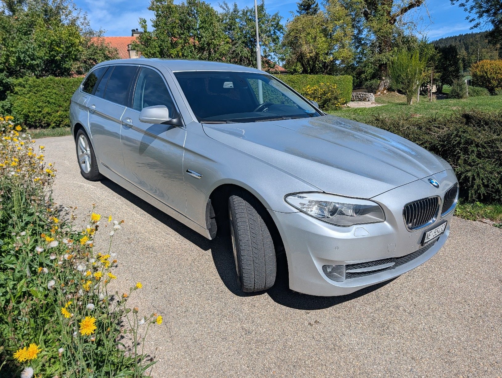 BMW Automobili: BMW 525xd x-drive – Usato da Le Locle venduto da flo_5856 2