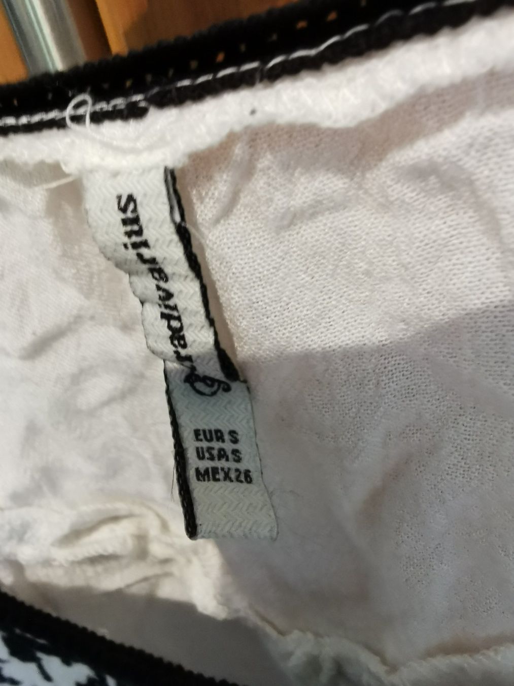 Top: zwei Trägershirts – Usato da Bern venduto da Linii 5