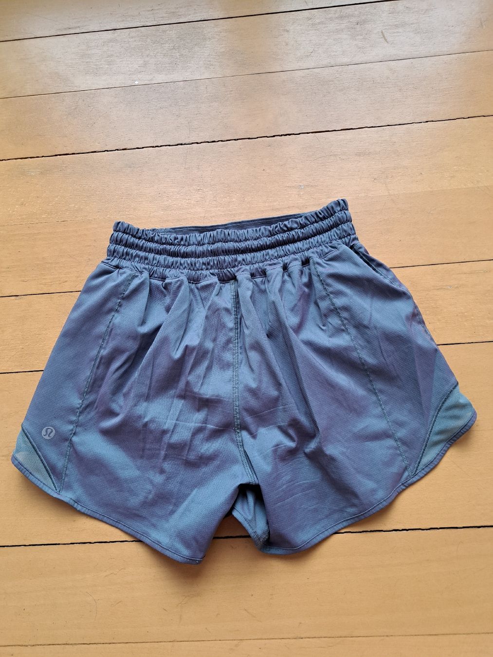 Lululemon Pantaloni: Lululemon Shorts  – Usato da Thalwil venduto da sternenstaub369 1