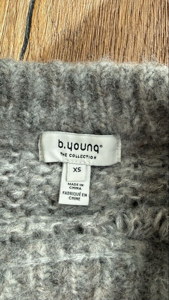 Maglioni & Felpe: Strickpullover b.young kurzarm grau Grösse XS neuwertig – Usato da Wiesendangen venduto da Auri_0 2
