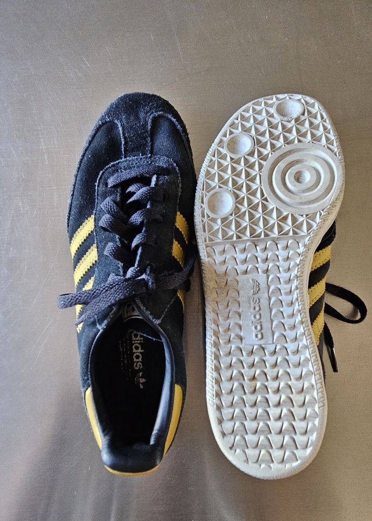 Adidas Scarpe da donna: Adidas Samba Uk4.5 kaum getragen – Usato da St. Gallenkappel venduto da masterglaus01 2