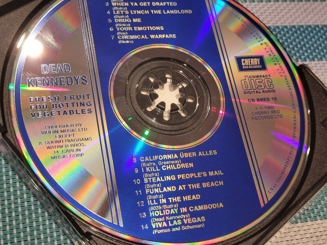 CD: Dead Kennedys Fresh Fruit For Rotting Vegetables CD BRED10 – Usato da Gersau venduto da pjs_687j 1