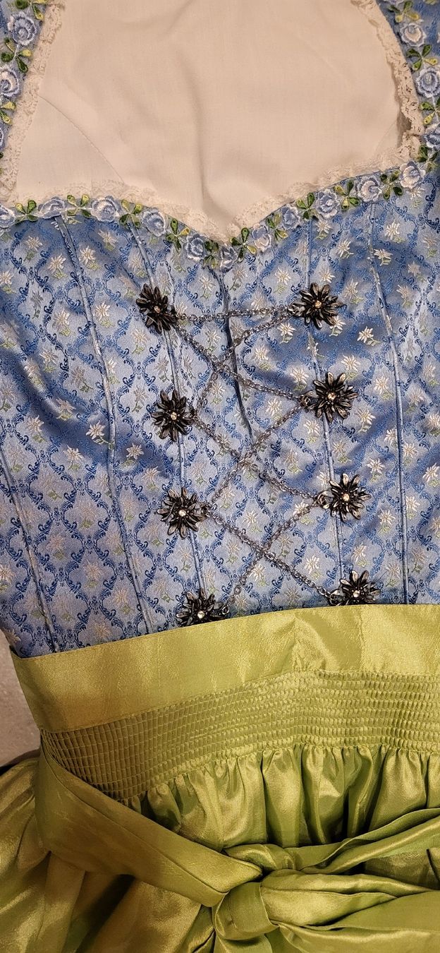 Kleider: Country Line Dirndl, hellblau/gruen, Gr. 40, – Gebraucht aus Studen BE von mar_6qqp 2