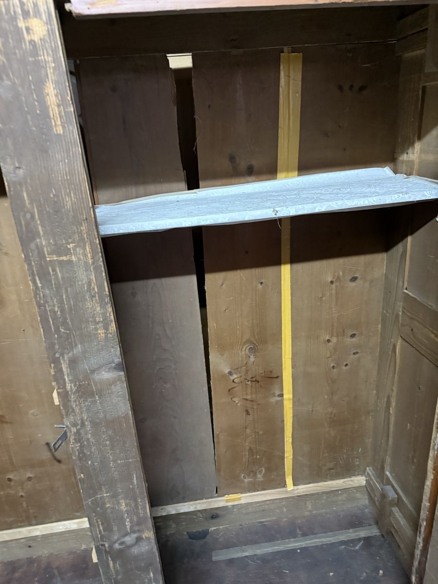 Armoires: Antiker Schrank – Défectueux à Studen SZ par Rambo1 3