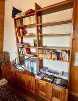 Praktisches Büchergestell, Nussbaum, stufenlos verstellbar