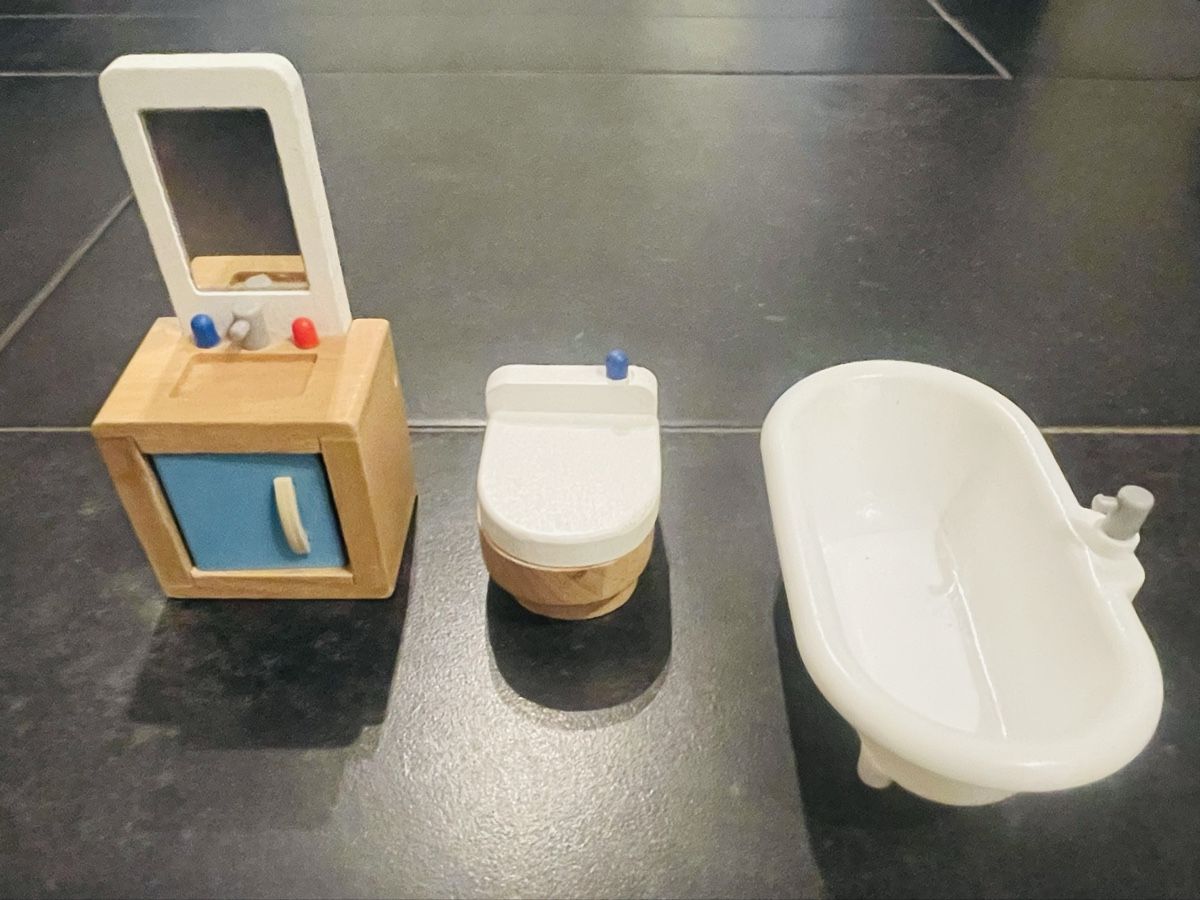 Case e mobili per bambole: Puppenhaus Holz – Usato da Pfäffikon ZH venduto da cor_m7qy 5