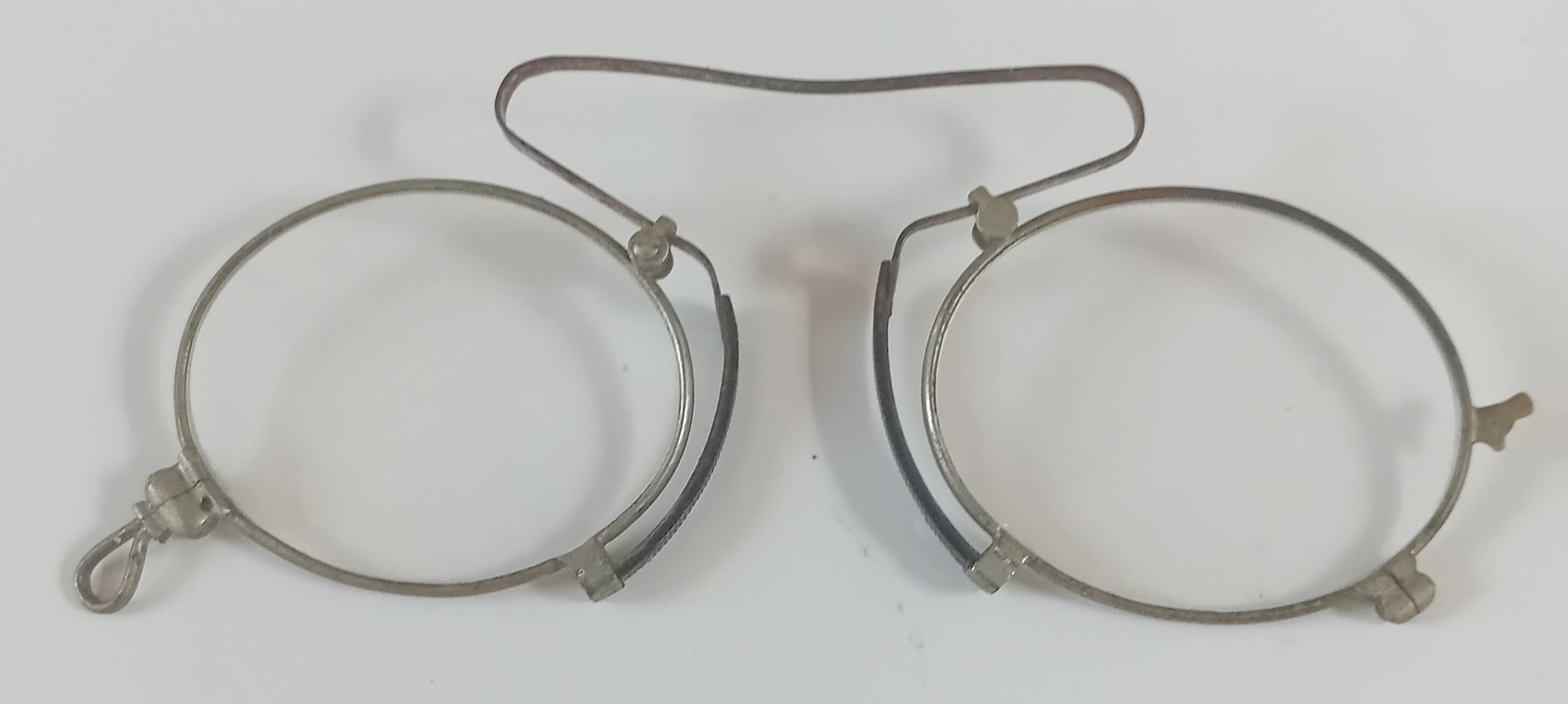 Lunettes & Verres: Ancien lorgnon complet – D'occasion à Bulle par LeTempsCestCool