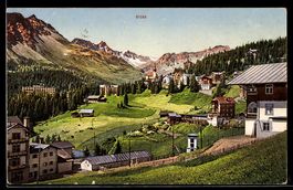 AK Arosa, Ortsansicht mit Kirche, Hotels und Bergpanorama