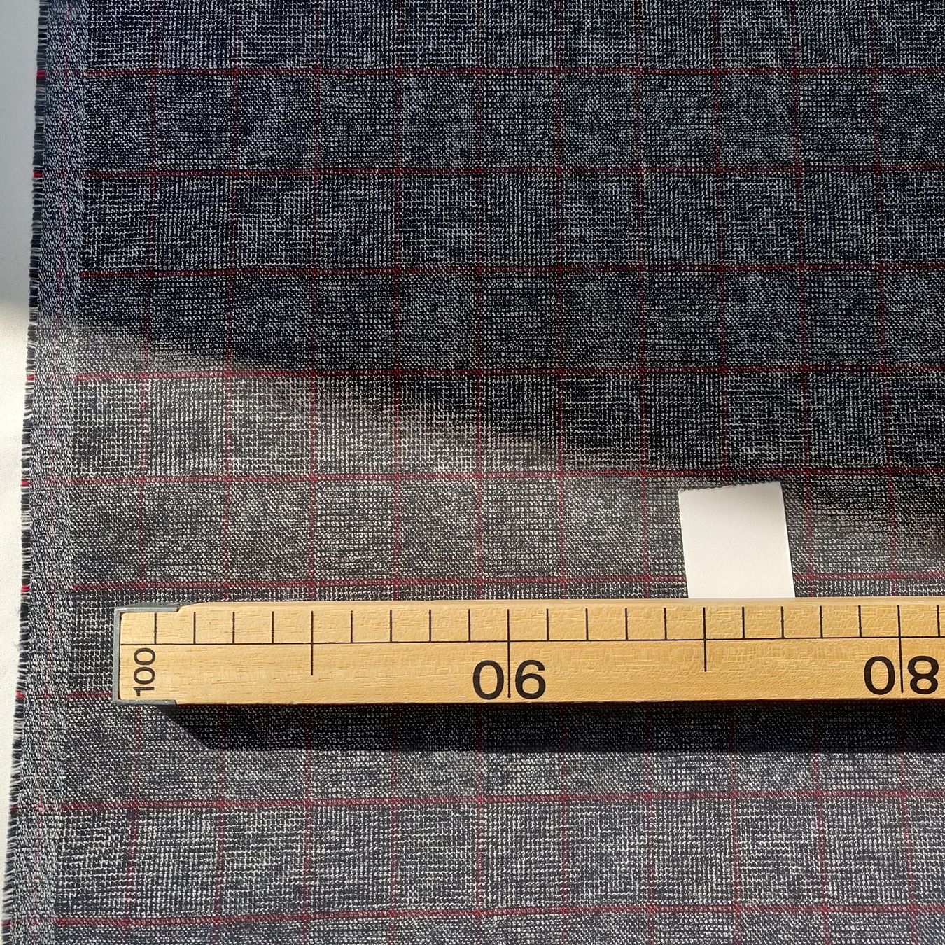 Tessuti: Anzug Stoff Baumwolle Elastan gewoben 2.1x1.50m grigio rosso – Nuovo (secondo la descrizione) da Lufingen venduto da Voyager7 2