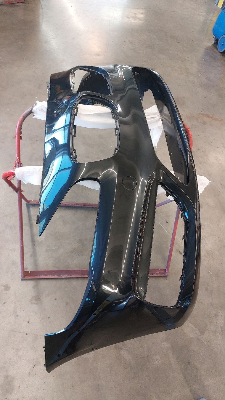 BMW Tutti pezzi di ricambio auto: BMW 225 Stossstange vorne – Usato da Stein AR venduto da Carmenms 1