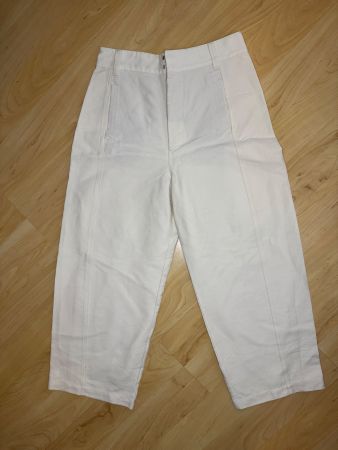 Pantalon Zara blanc, taille s, parfait pour l'été!