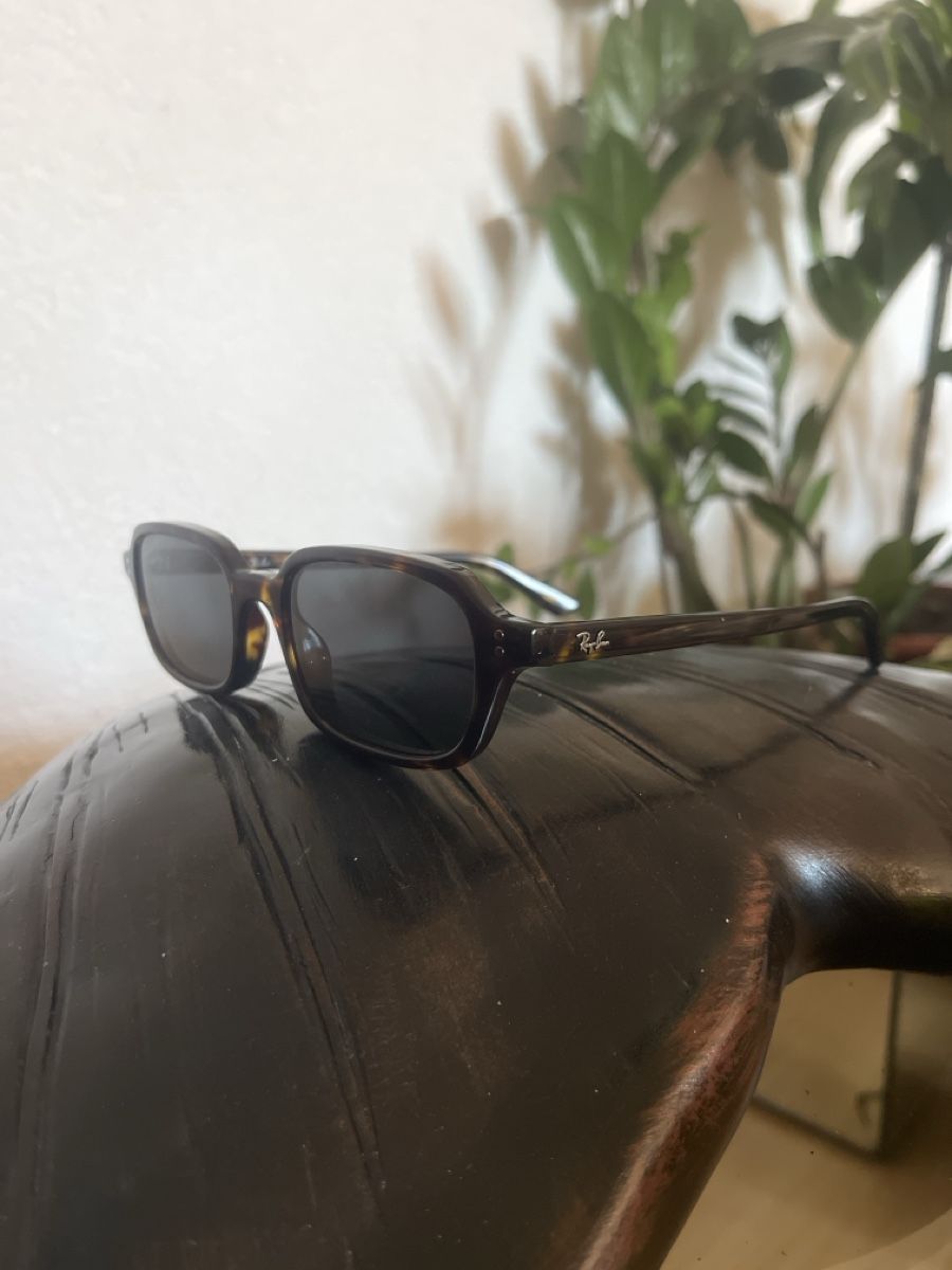 Ray-Ban Occhiali & Lenti: Ray-Ban Sunglasses Good Condition – Nuovo (secondo la descrizione) da St. Moritz venduto da mat_h6q6