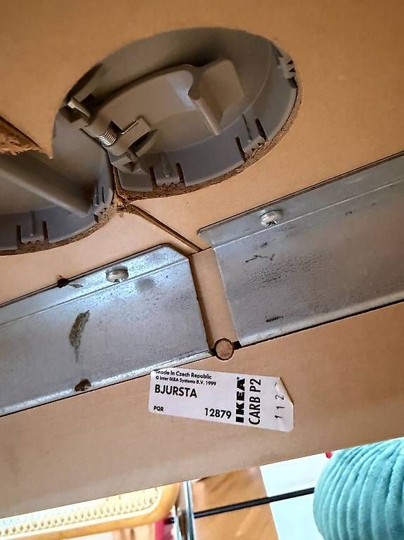 Tavoli: Bjursta Extendable Dining Table,IKEA, used, good condition – Usato da Zug venduto da lstefano1 4