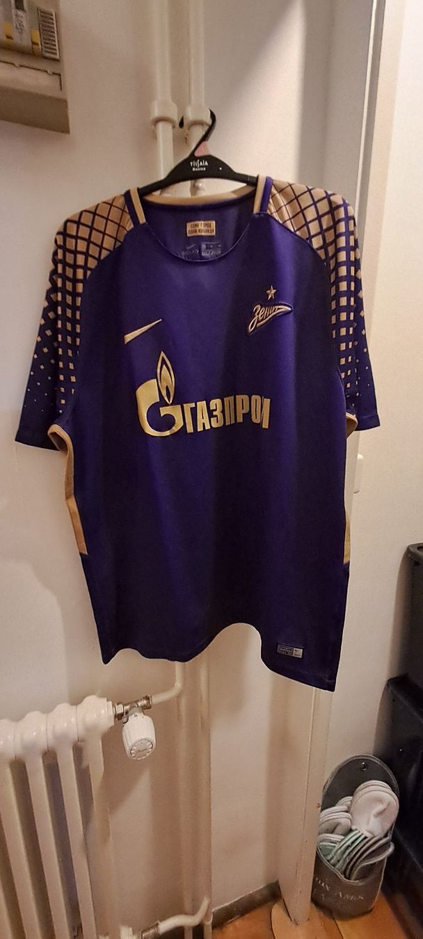 Nike Leibchen & Hosen: Maillot foot équipe du Zénith – Gebraucht aus Genève von lolo1232