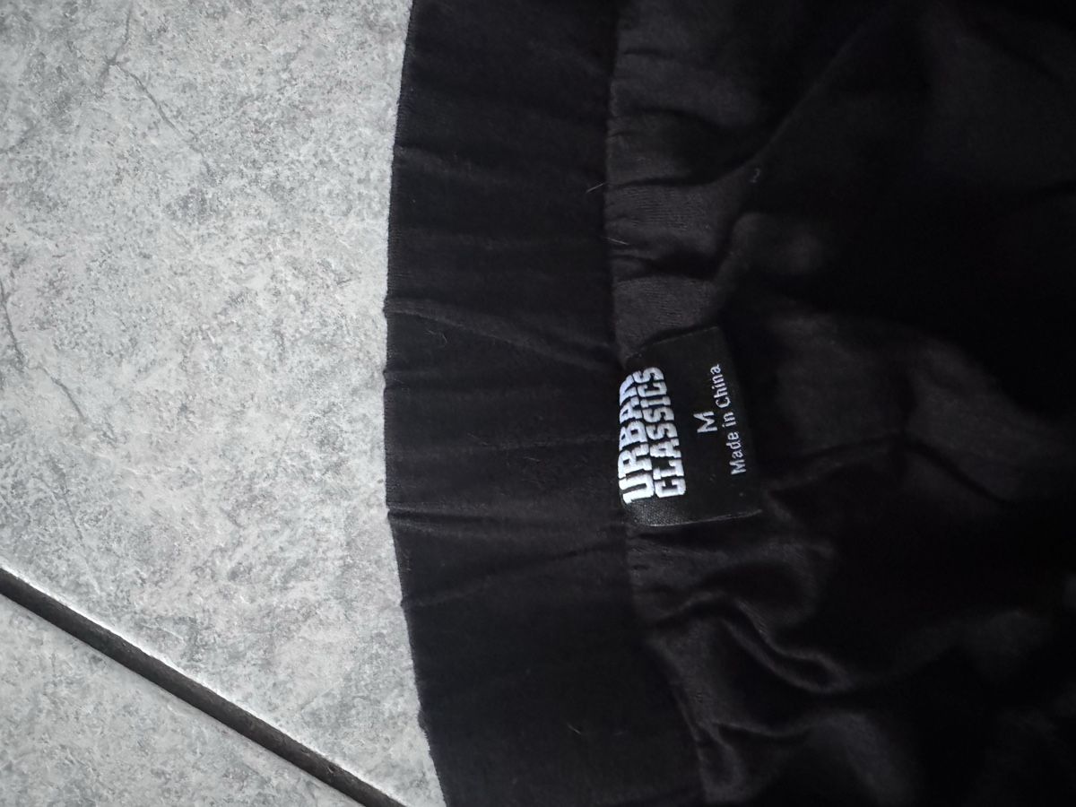 Pantaloni: Spitzen Shorts Urban Classics schwarz .Grösse S – Usato da Muotathal venduto da mianyc 1