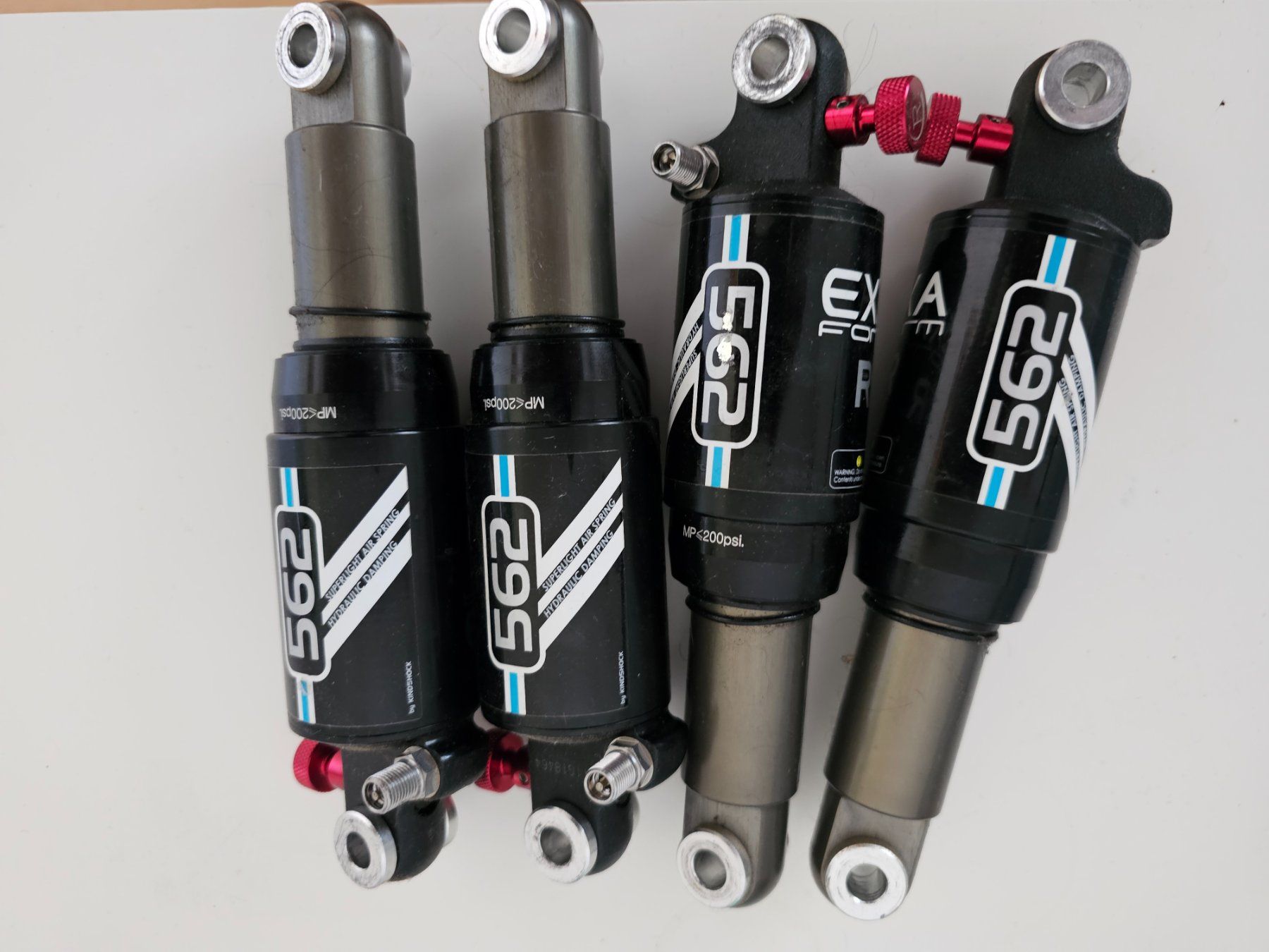 Ersatzteile: Dämpfer Set 562 EXA FORM 4 Stück – Gebraucht aus Zug von cor_6kdc