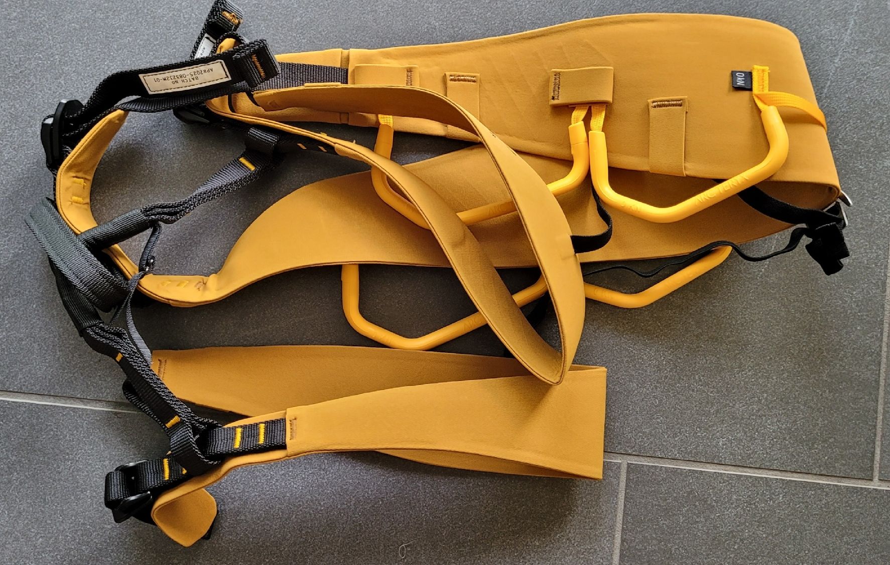 Arcteryx Attrezzatura da arrampicata: Arc'teryx 395a Gr. M Neu – Nuovo e nell'imballaggio originale da Basel venduto da Luckyclimb 1
