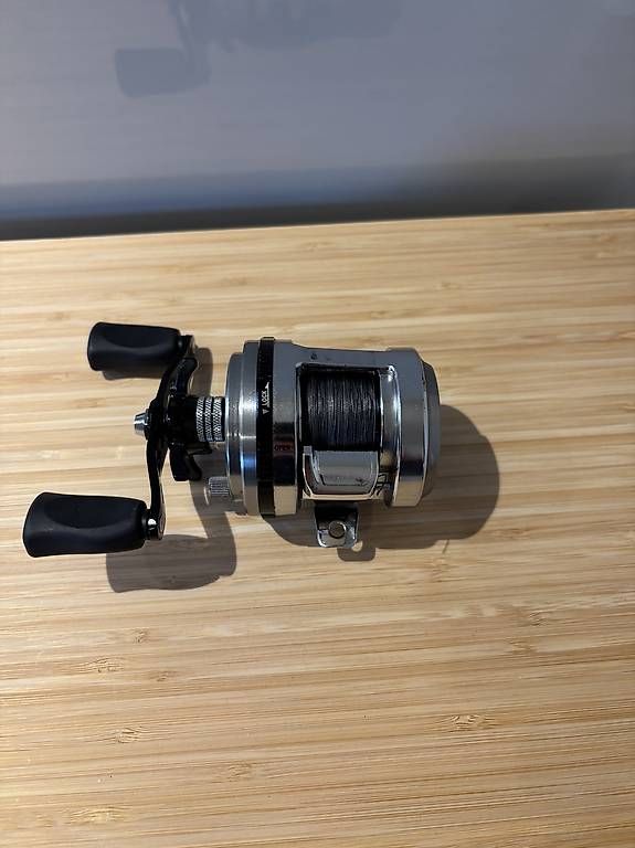 Tamburi & Mulinelli: Baitcast Rolle Big Bait Deukio – Usato da Schüpfheim venduto da Schnisu