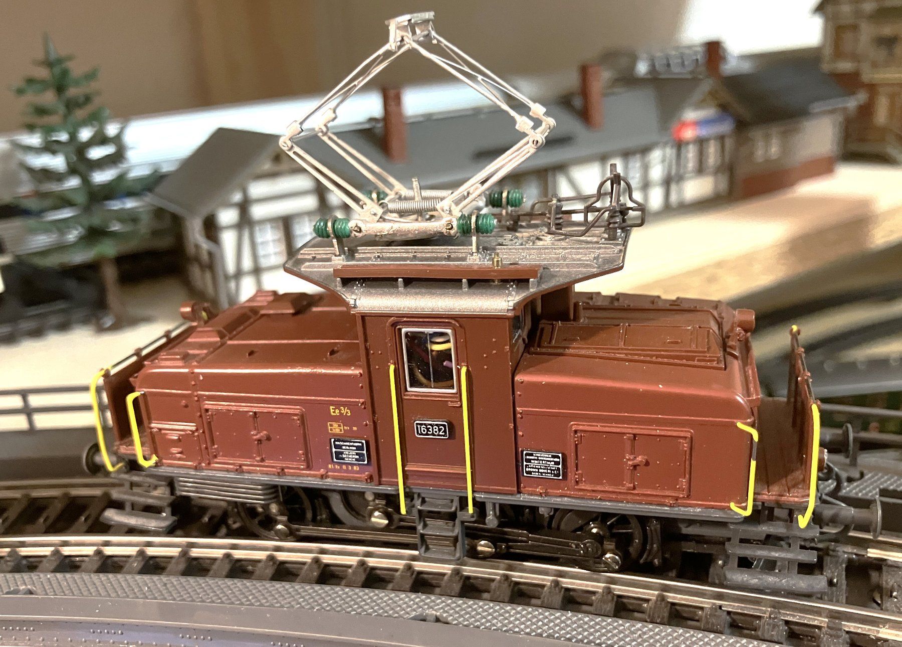 Roco Trains électriques: Roco 43529 SBB Ee3/3 braun digital – Défectueux à Frauenfeld par gut_und_guenstig 3