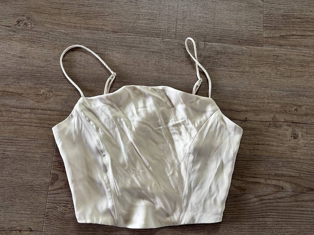 Tops: NEUES Crop Top Seidenoptik S – Neu und originalverpackt aus Sursee von leni.leni