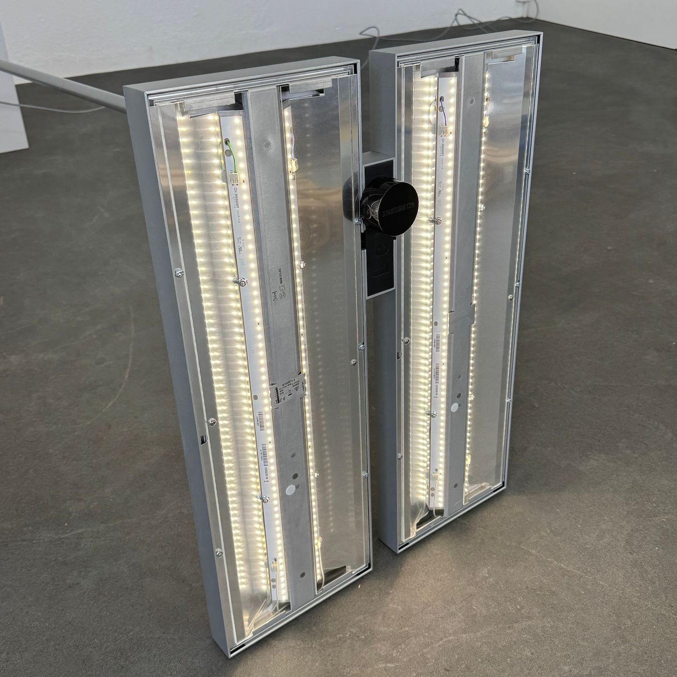 Regent Lampade: Regent Level LED Stehleuchte – Usato da Schönenwerd venduto da mcofficeshop 6