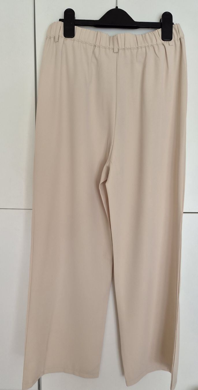 Pantaloni: Stoffhose beige mit elastischem Bund neuwertig – Nuovo (secondo la descrizione) da Appenzell venduto da Top_Top 1