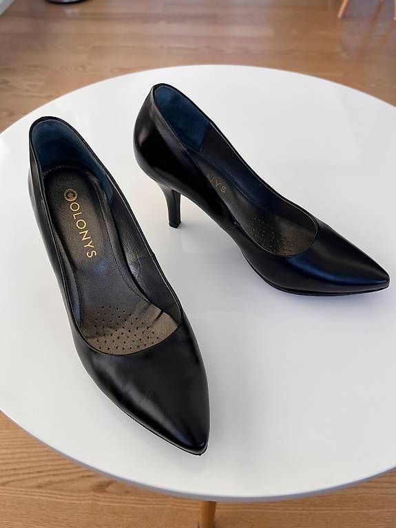 Scarpe da donna: Schwarze Schuhe Gr. 37 Colonys – Usato da Zürich venduto da cat_9qyy