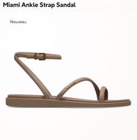 NEW Crocs Sandals in milk chocolate