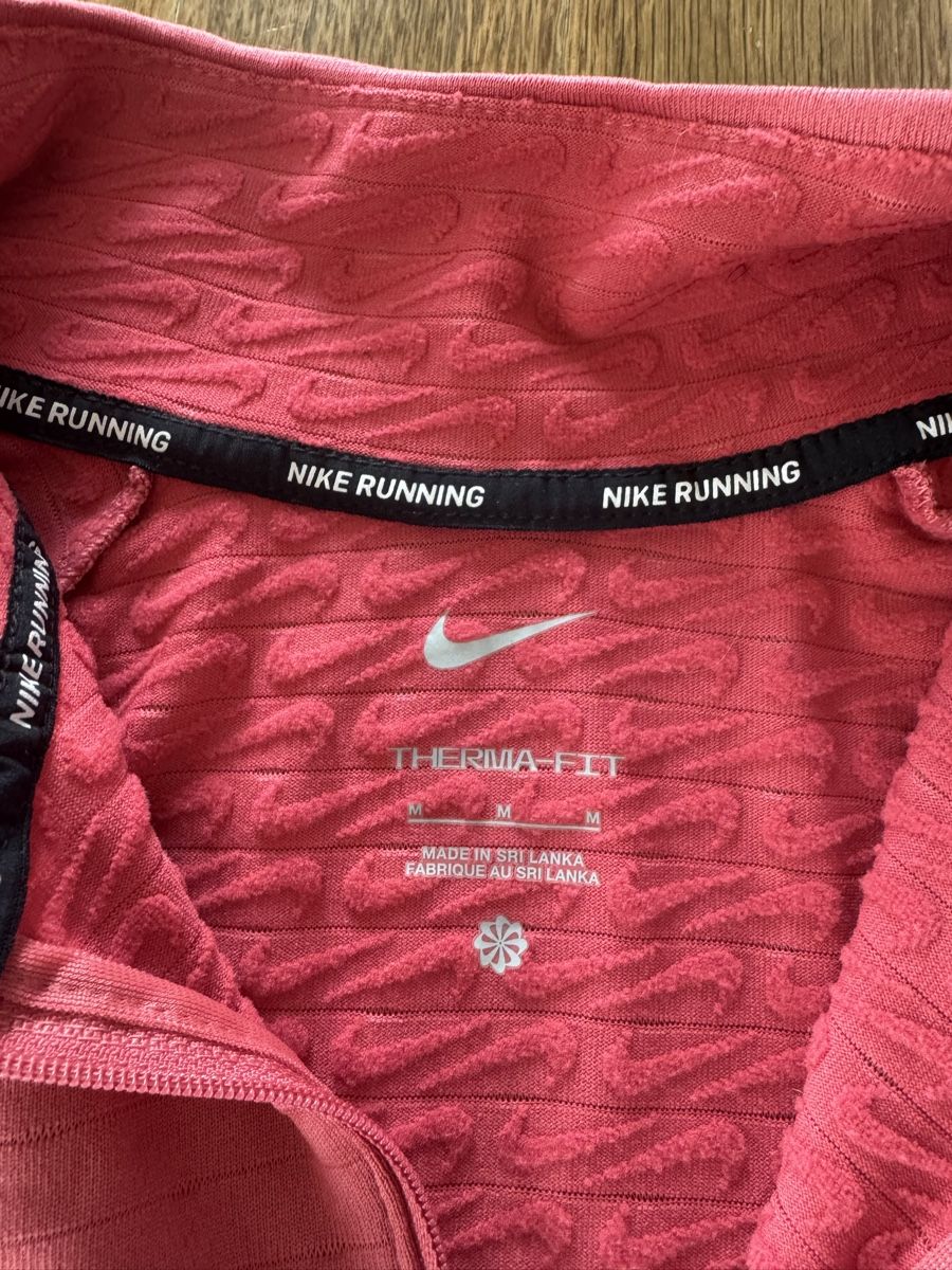 Nike Pulls & Sweat-shirts: Nike Pullover pink Grösse M, Nike Runner Shirt  – D'occasion à Wangen SZ par Salim10 2