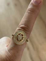 Jolie Bague vintage plaquée or 60  petits brillan