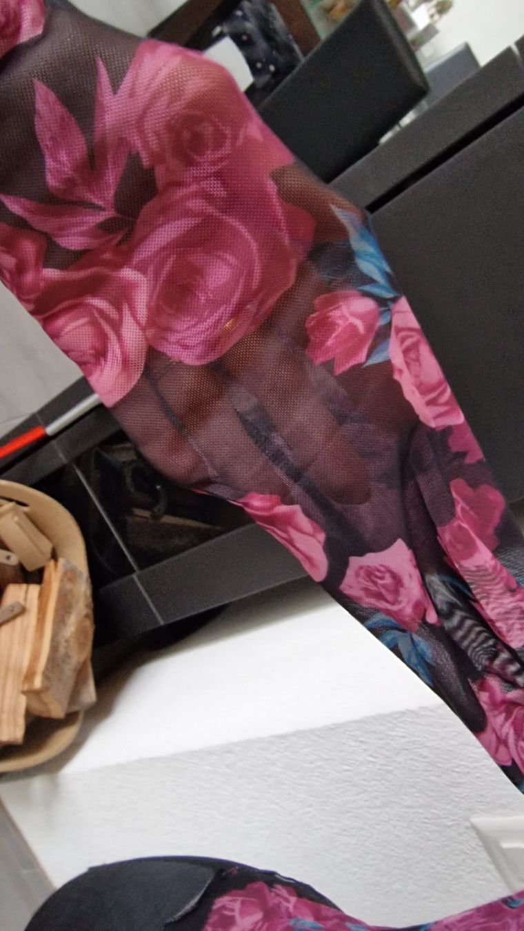 Top: Chiffon-Shirt mit Rosen NEU – Nuovo e nell'imballaggio originale da Wil  AG venduto da Kfloh 1