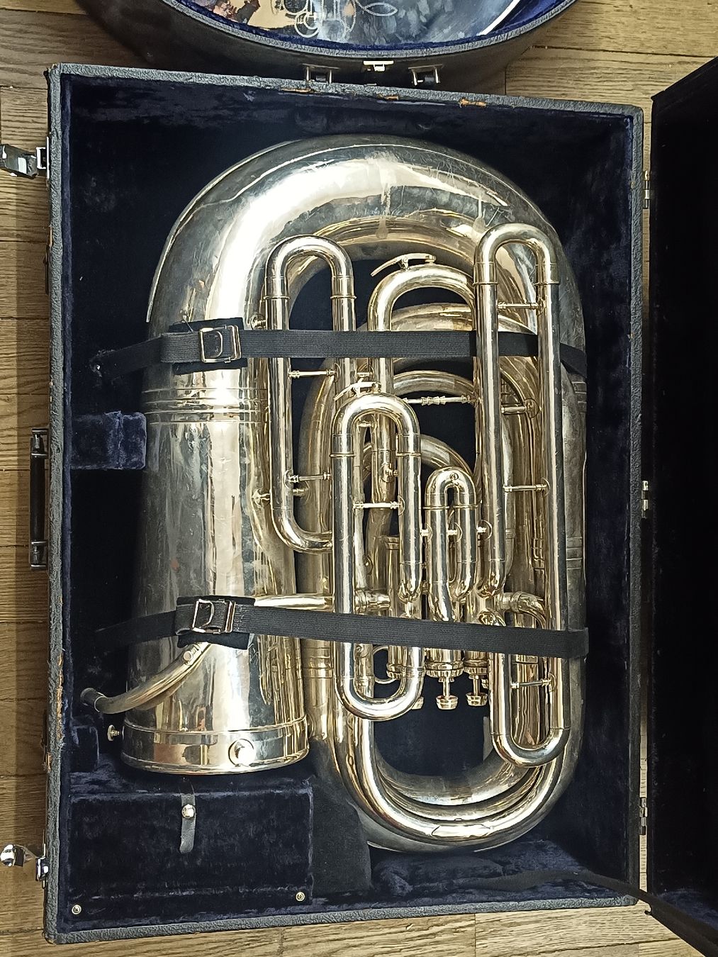 Strumenti musicali: Monster - Tuba CONN 24J – Usato da Chur venduto da Schwefeldioxid 1
