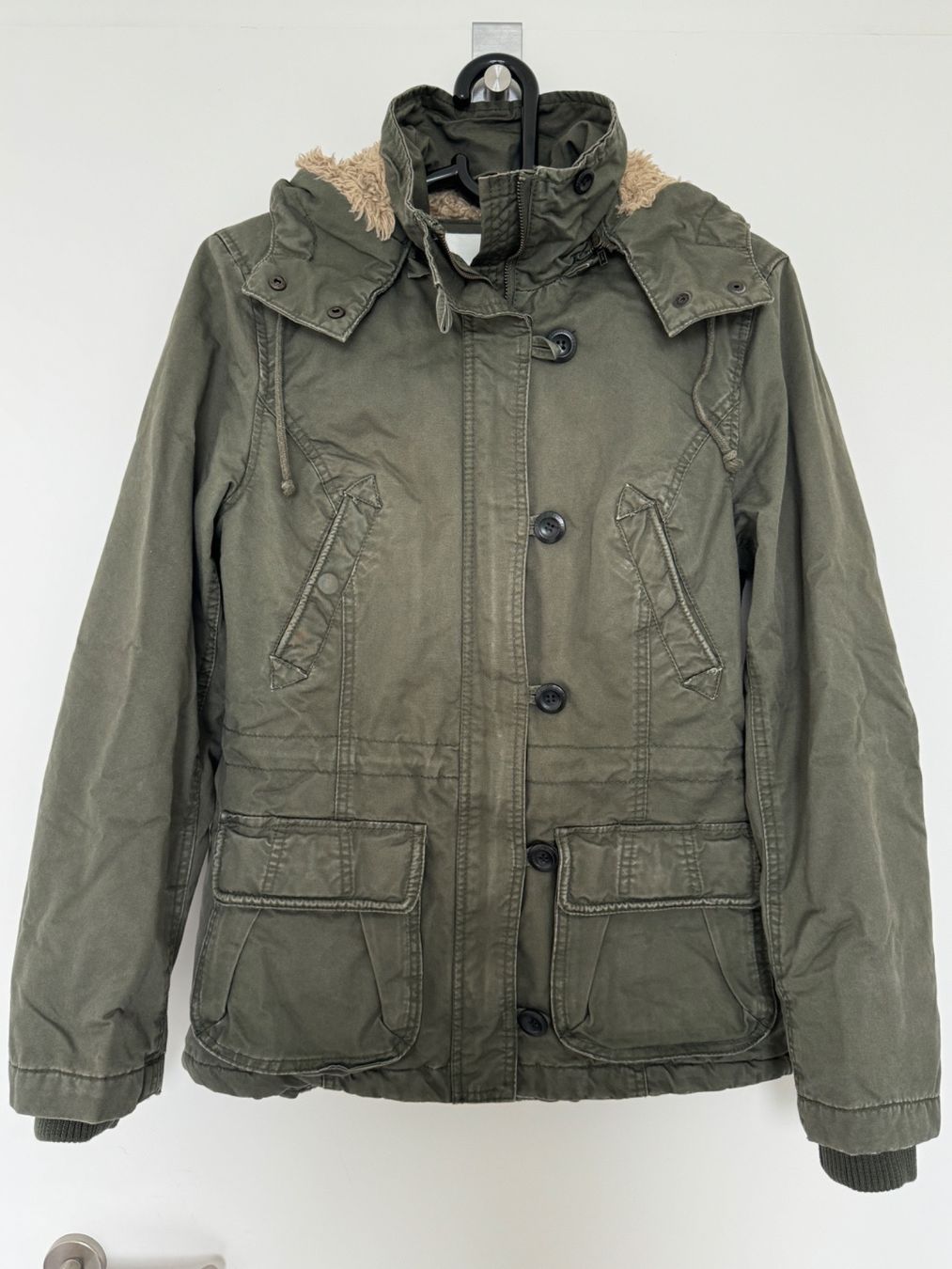 H&M Giacche: Warmer H&M Winterparka mit Teddyfutter Gr. 38 – Usato da Zollikon venduto da Krenapf 1