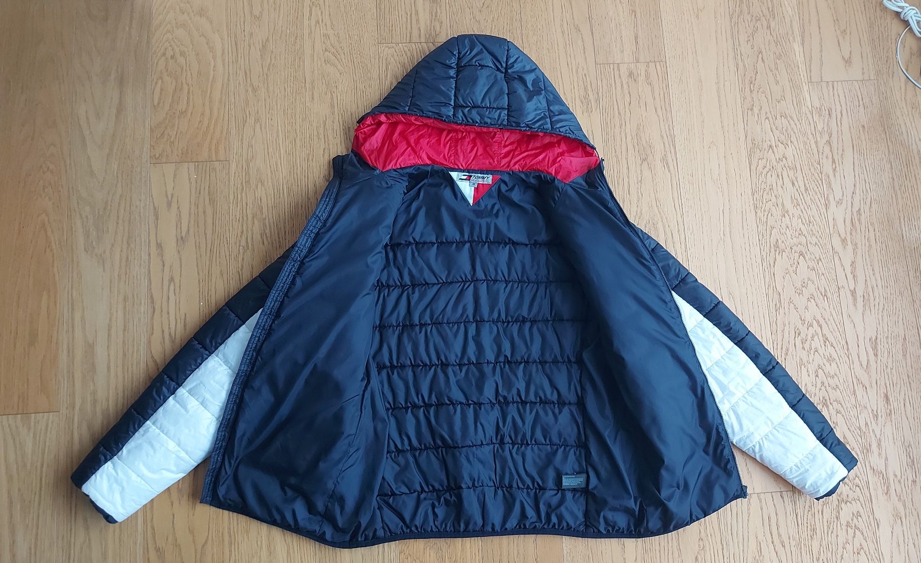Tommy Hilfiger Giacche: TOMMY HILFIGER Daunenjacke Gr. M – Nuovo (secondo la descrizione) da Wabern venduto da Irakene 7