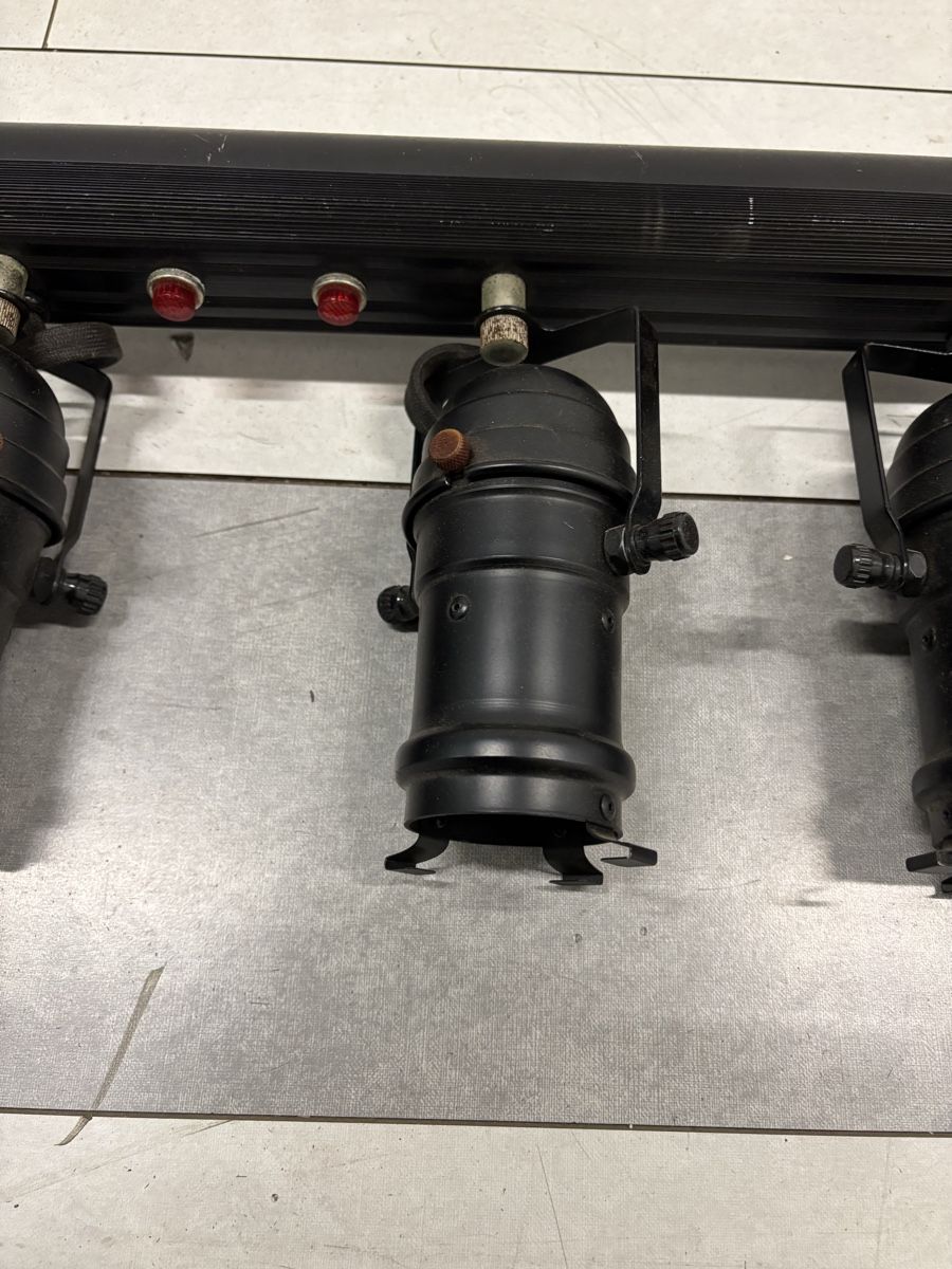 Lampade: ACL PAR Stangen 4er Set – Difettoso da Stansstad venduto da est3u 3