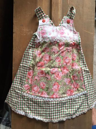 hübsches Sommerkleid aus ungebrauchten Vintagestoffen
