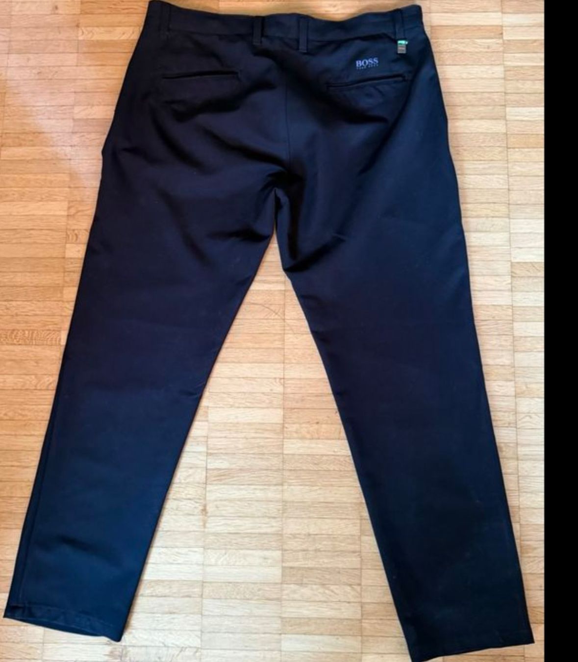 Hugo Boss Pantaloni: Pantalon HUGO BOSS – Usato da Aigle venduto da Slb1904 1