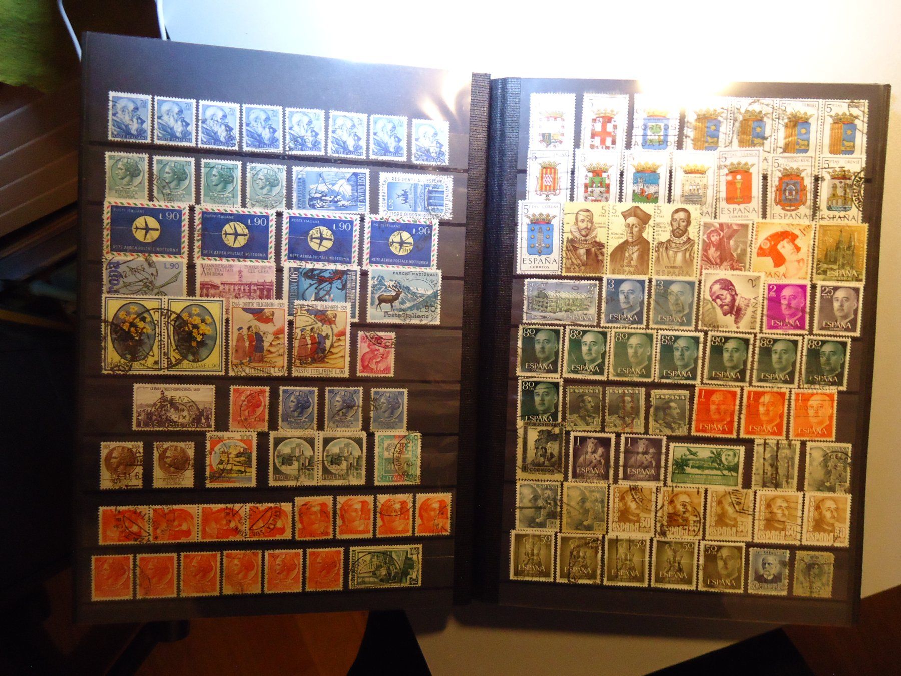 Tutti i francobolli: Briefmarken Briefmarkenalbum – Usato da Hinterkappelen venduto da Roku5 6