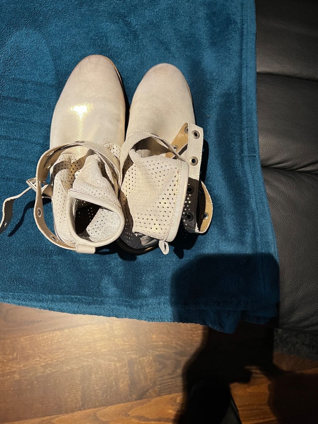 Scarpe da donna: Neue Damen Leder Schuhe – Nuovo (secondo la descrizione) da Thun venduto da Gera55 1